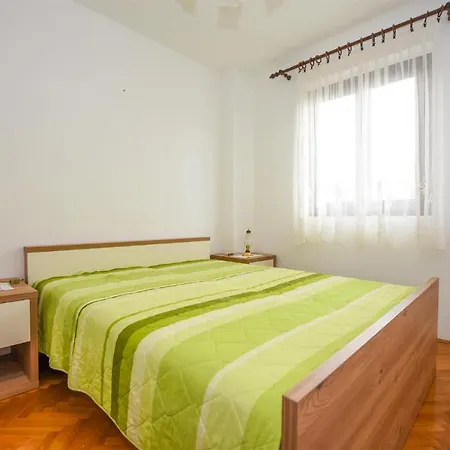 Apartament With Parking Space Pag - 11358 Pag Town