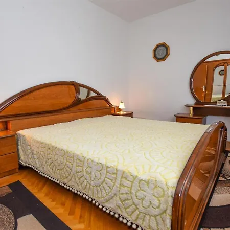 Apartament With Parking Space Pag - 11358