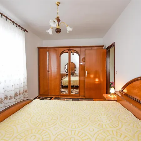 Apartament With Parking Space Pag - 11358 Pag Town