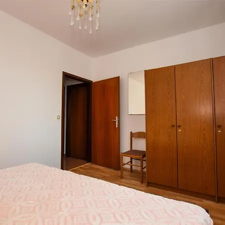 Apartament With Parking Space Pag - 11358 Pag Town